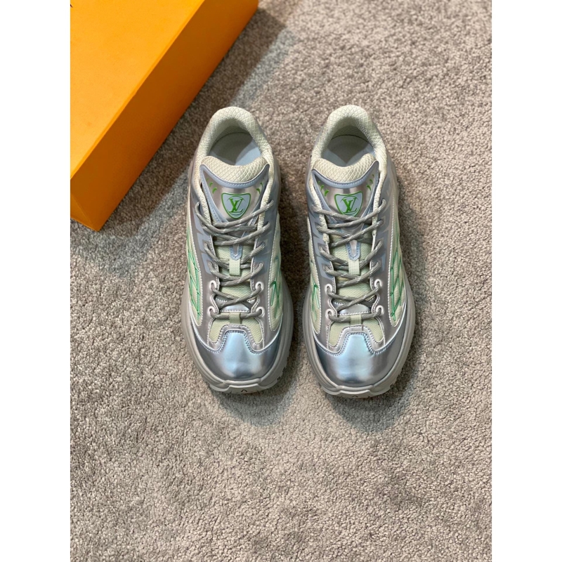 l**is V*t*n sneakers
